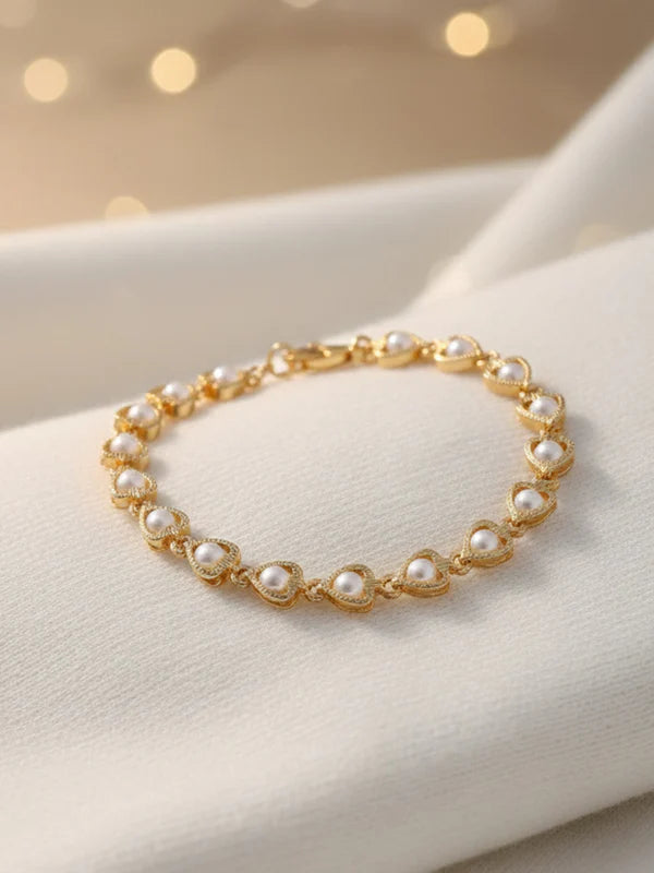 Gold Heart Link Pearl Bracelet — Naviira Pearl Edit NVR-0594