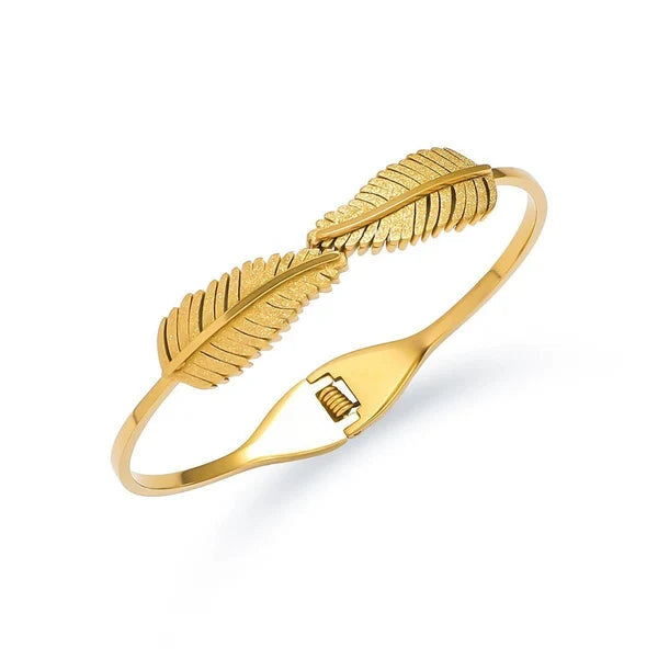 NAVIIRA Leaf Glow Bracelet
