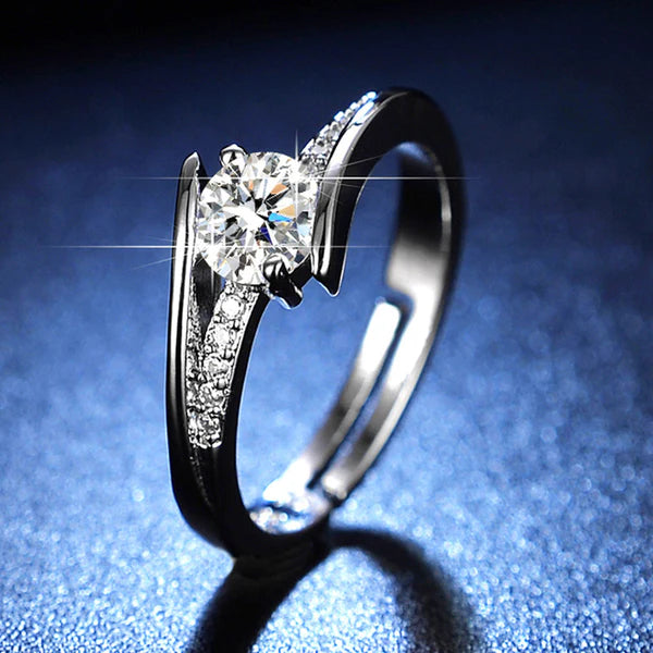 NAVIIRA Celeste Solitaire Ring (Deluxe)