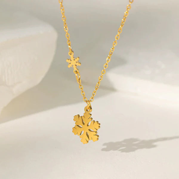 First Snow — Gold Snowflake Pendant Necklace NVR-0535
