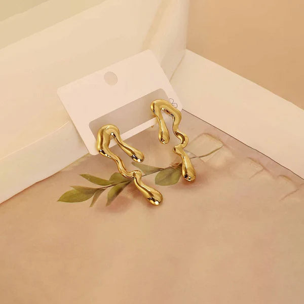 Freeform — Abstract Wavy Gold Drop Earrings NVR-0547