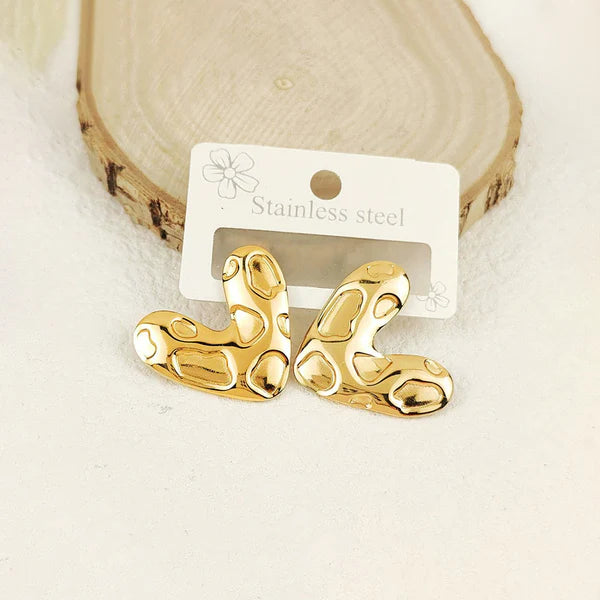 Terrain Heart — Textured Gold Heart Stud Earrings NVR-0548