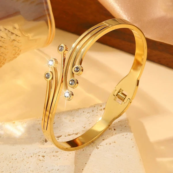 NAVIIRA Golden Aura Bracelet