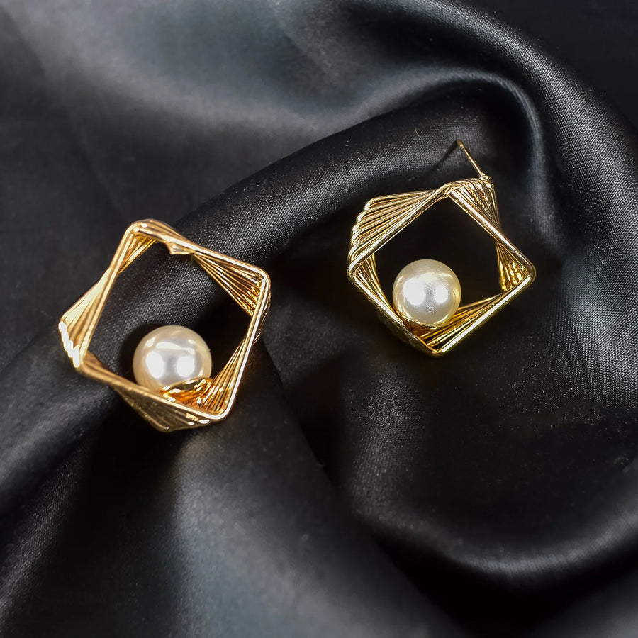 Geometric Pearl Gold Earrings NVR-0001