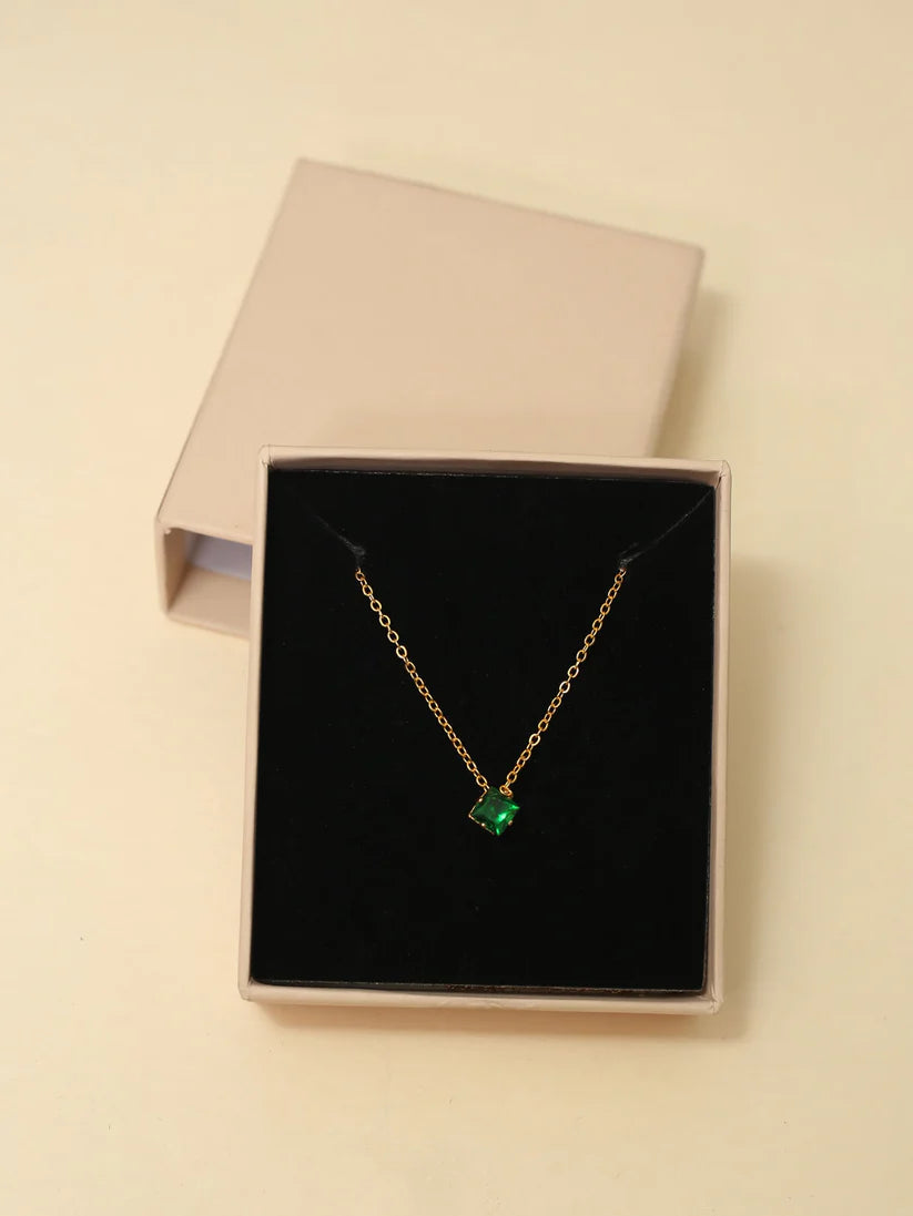 Emerald Pendant Necklace NVR-0263