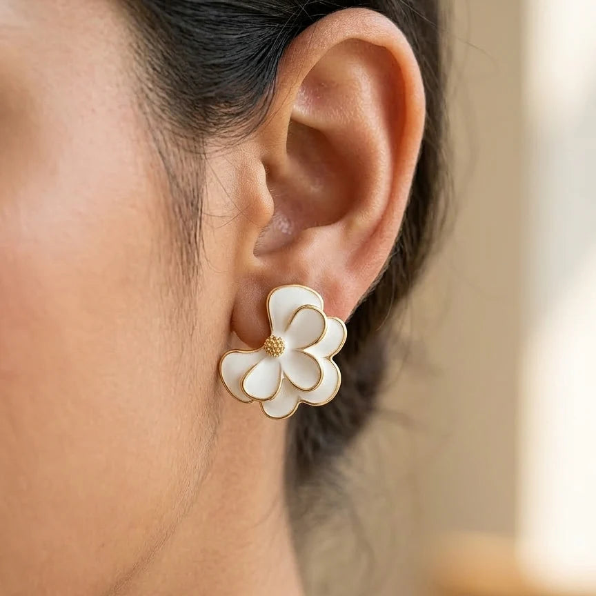 White Floral Stud Earrings NVR-0387