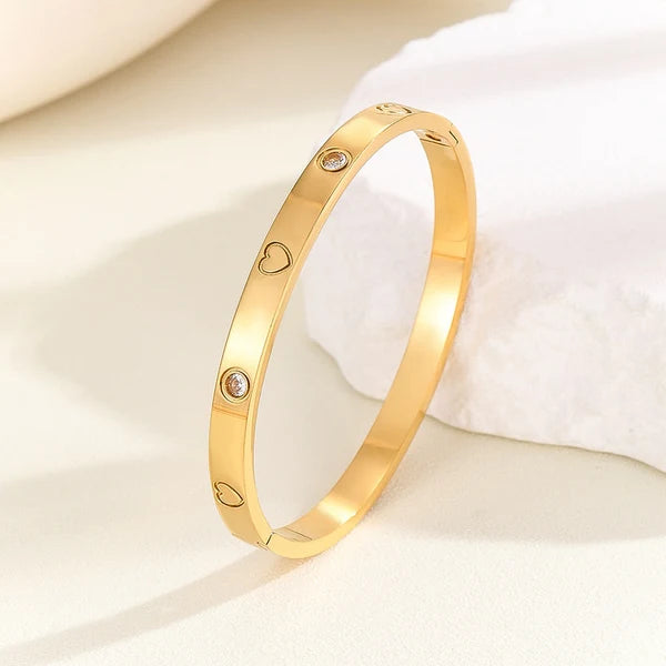 NAVIIRA Golden Love Spark Bracelet