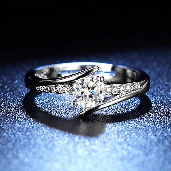 NAVIIRA Celeste Solitaire Ring (Deluxe)