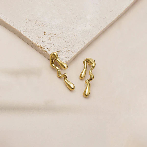 Freeform — Abstract Wavy Gold Drop Earrings NVR-0547