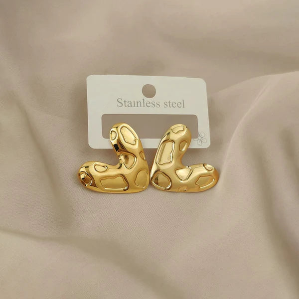 Terrain Heart — Textured Gold Heart Stud Earrings NVR-0548