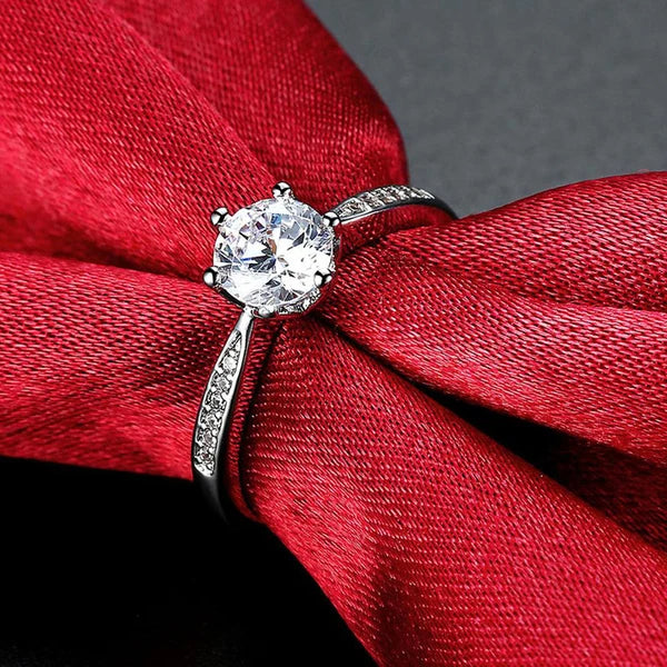 NAVIIRA Crystal Snow Ring