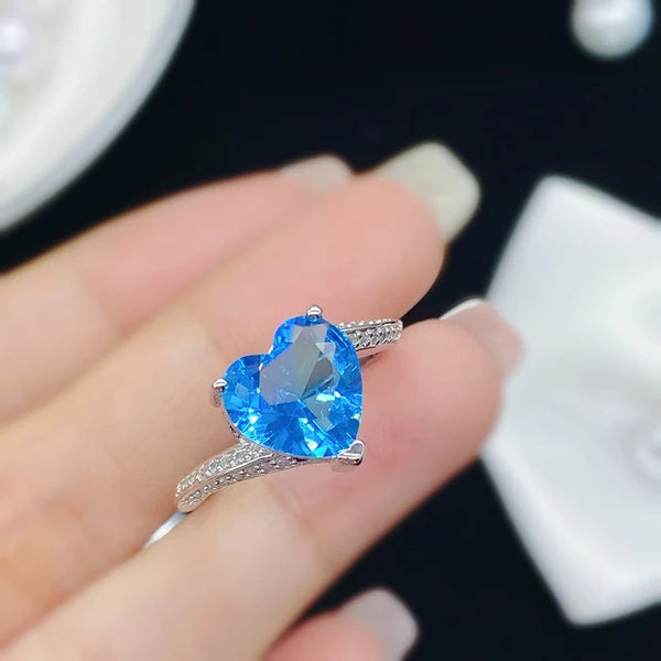 NAVIIRA Crystal Love Ring