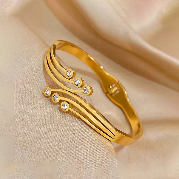 Golden Ripple Cuff NVR-0582