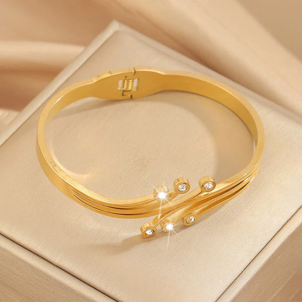 Golden Ripple Cuff NVR-0582