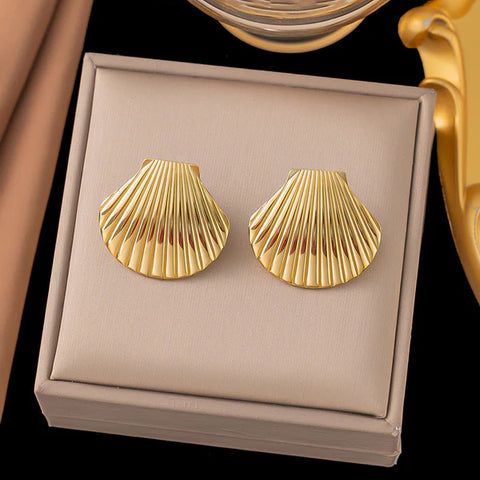 NAVIIRA Shell Glow Earrings