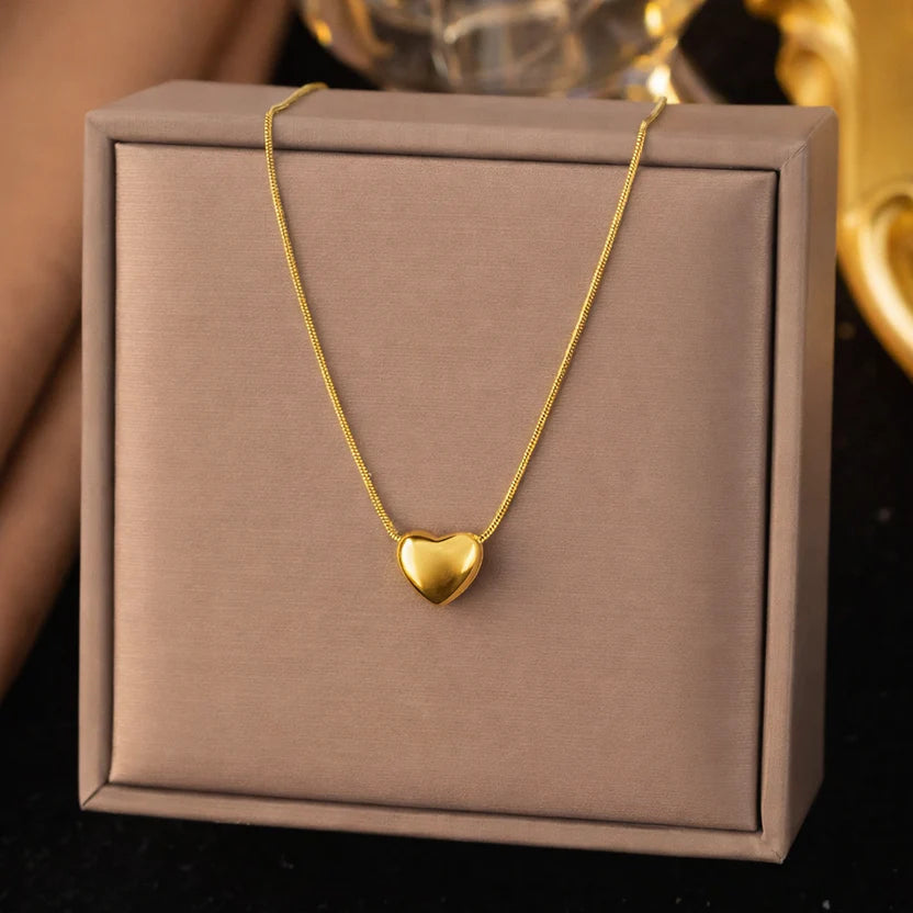 Pure Affection Golden Heart Necklace NVR-0471