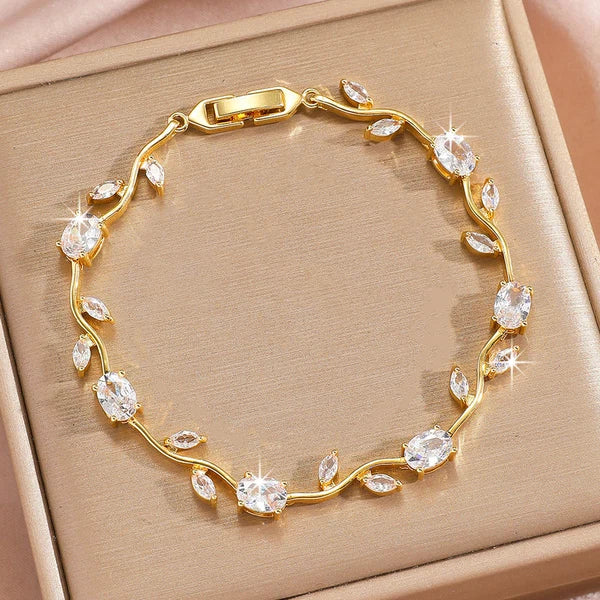 NAVIIRA Snow White Tulip Bracelet