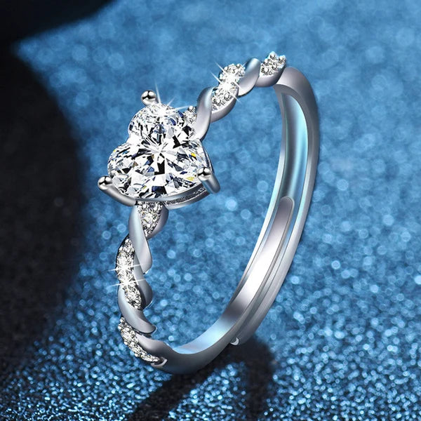 NAVIIRA Heart Crystal Royale Ring