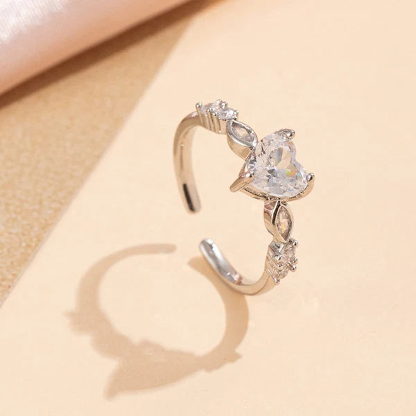 NAVIIRA Cinderella Heart Grace Ring