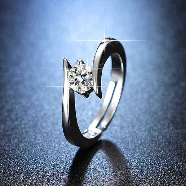 NAVIIRA Celeste Solitaire Ring